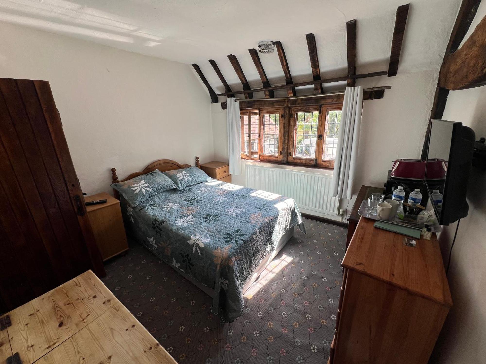 Tudor House - Double Room - Shared Bathroom Goff's Oak Buitenkant foto